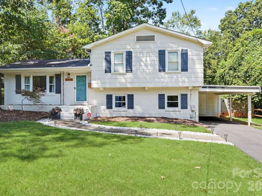 7316 Thorncliff Drive, Charlotte, NC 28210.  MLS# CAR4415912, YatesRealty ID 46199. 