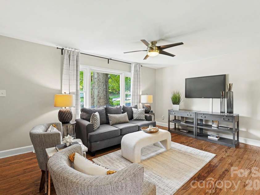 7316 Thorncliff Drive, Charlotte, NC 28210.  MLS# CAR4415912, YatesRealty ID 46199. 