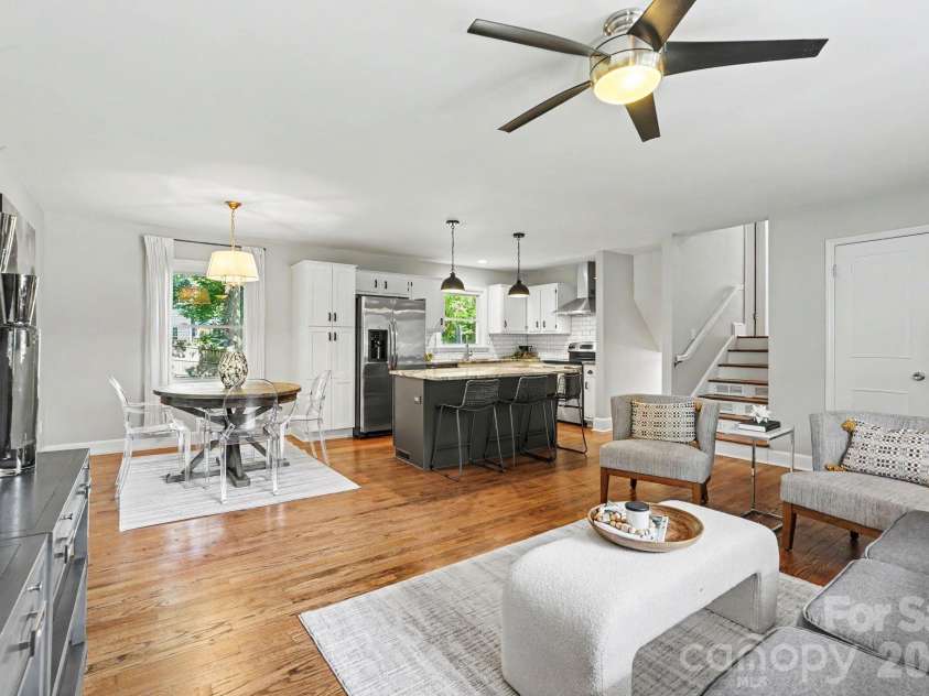 7316 Thorncliff Drive, Charlotte, NC 28210.  MLS# CAR4415912, YatesRealty ID 46199. 