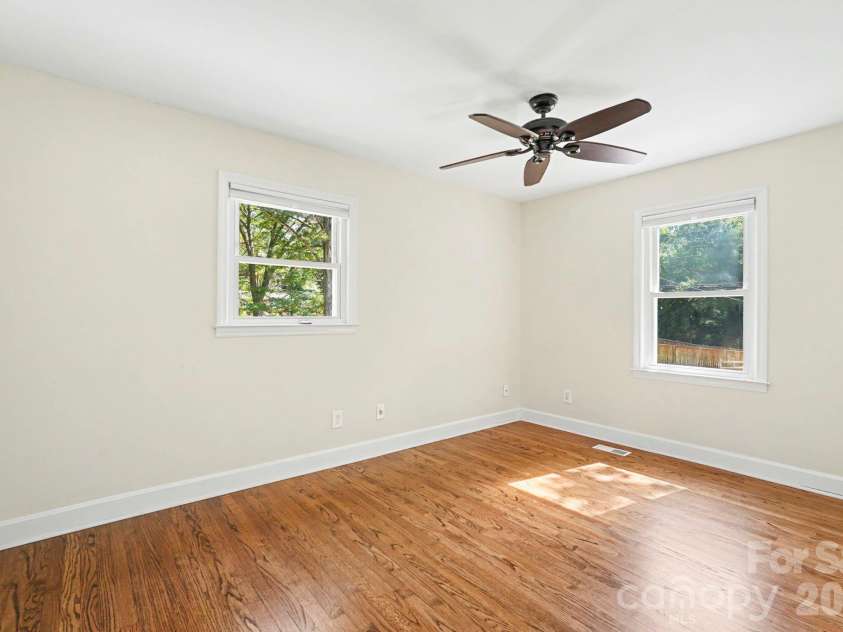 7316 Thorncliff Drive, Charlotte, NC 28210.  MLS# CAR4415912, YatesRealty ID 46199. 