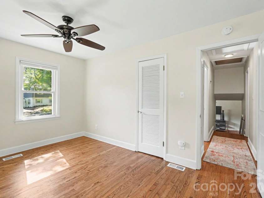 7316 Thorncliff Drive, Charlotte, NC 28210.  MLS# CAR4415912, YatesRealty ID 46199. 