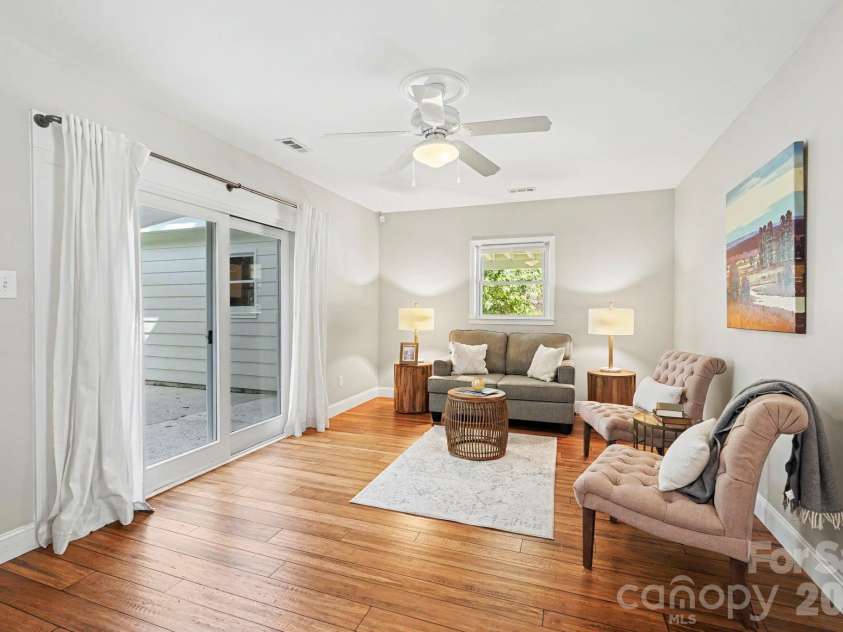 7316 Thorncliff Drive, Charlotte, NC 28210.  MLS# CAR4415912, YatesRealty ID 46199. 