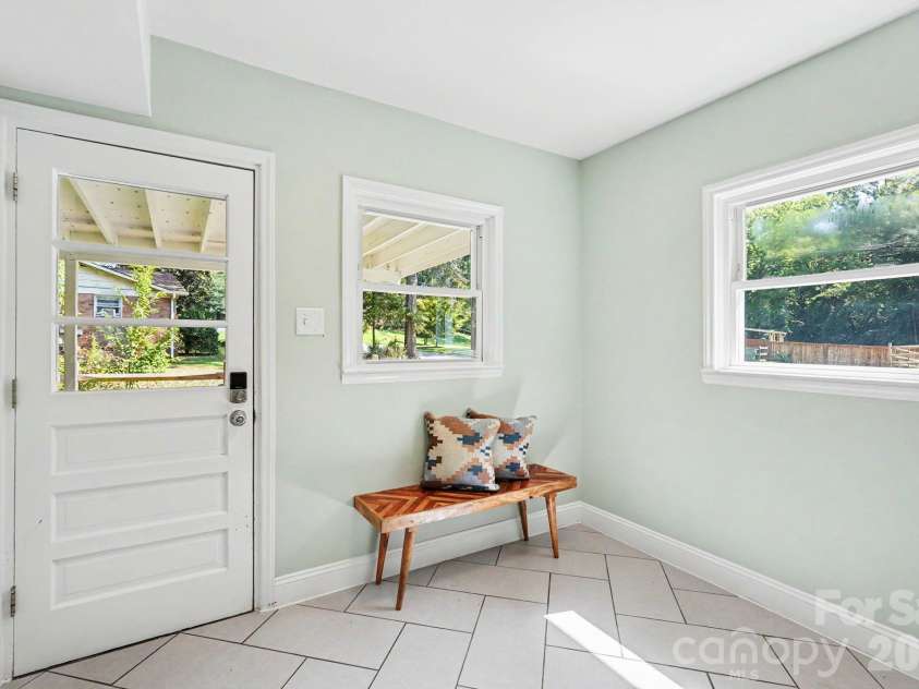 7316 Thorncliff Drive, Charlotte, NC 28210.  MLS# CAR4415912, YatesRealty ID 46199. 