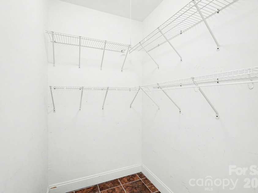 7316 Thorncliff Drive, Charlotte, NC 28210.  MLS# CAR4415912, YatesRealty ID 46199. 