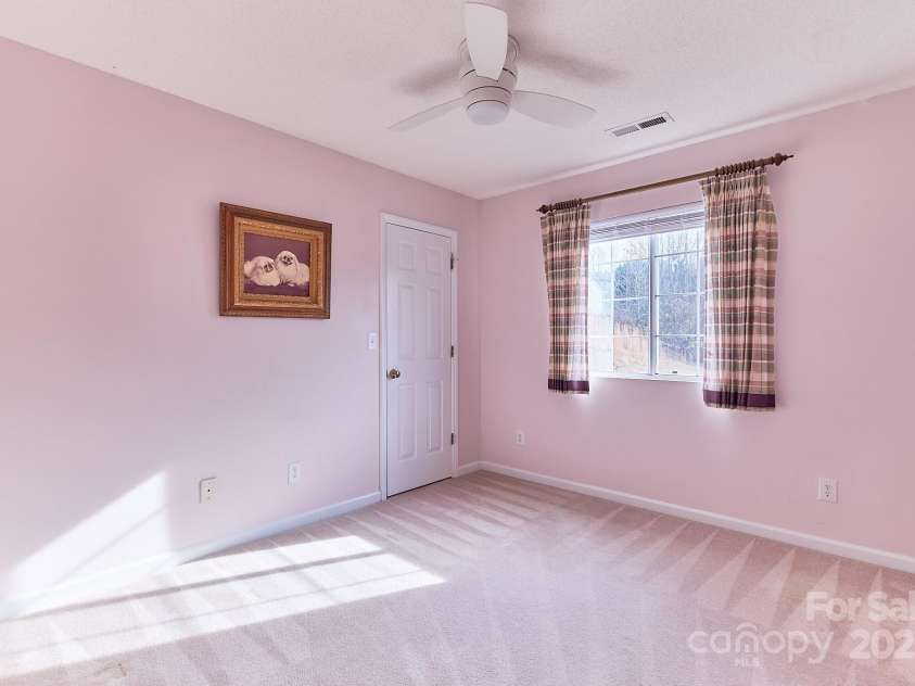 2625 Stratford Lake Road, Winston Salem, NC 27103.  MLS# CAR4327195, YatesRealty ID 462. 