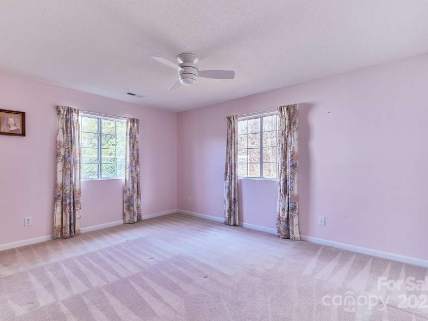 2625 Stratford Lake Road, Winston Salem, NC 27103.  MLS# CAR4327195, YatesRealty ID 462. 