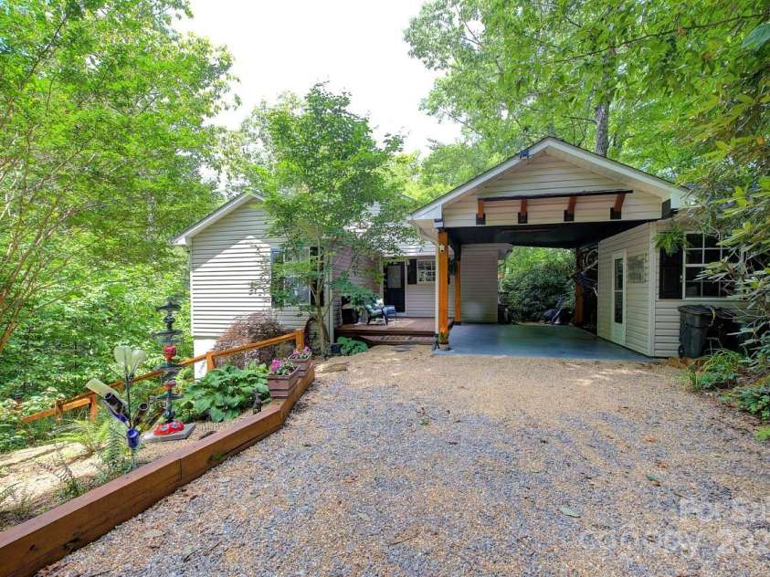 554 Pisgah Forest Drive, Pisgah Forest, NC 28768.  MLS# CAR4280084, YatesRealty ID 462. 