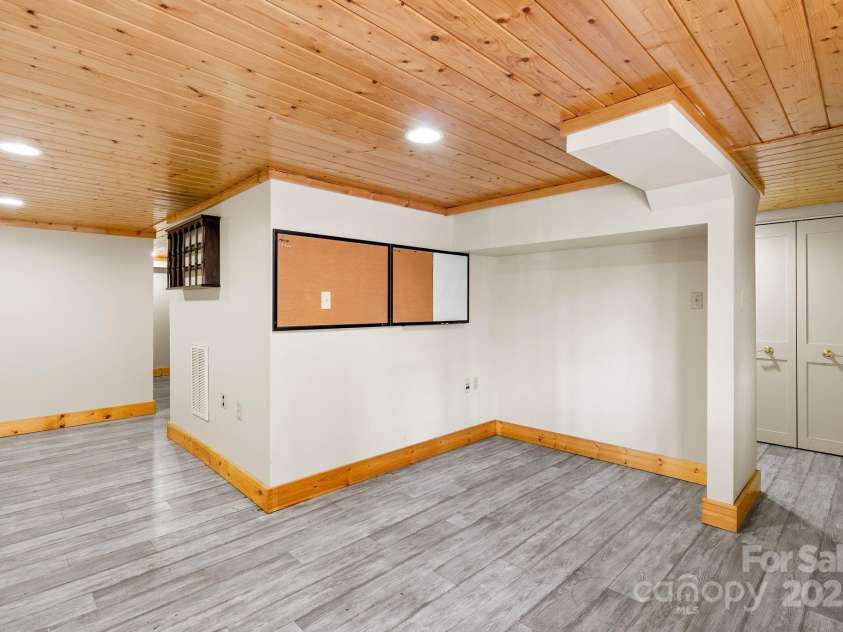511 Gilreath Loop, Mills River, NC 28759.  MLS# CAR4218219, YatesRealty ID 4620. Basement