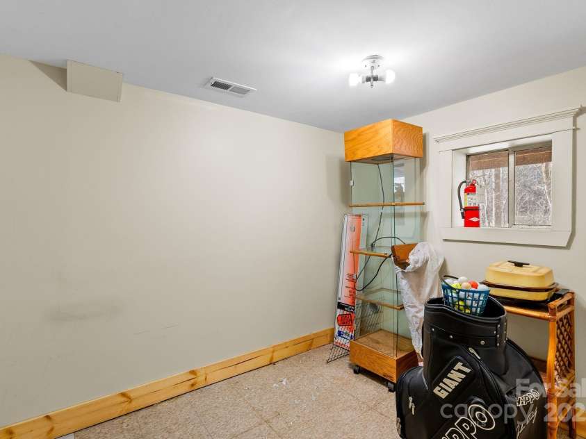511 Gilreath Loop, Mills River, NC 28759.  MLS# CAR4218219, YatesRealty ID 4620. Basement room