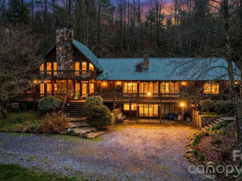652 Shepherds Creek Road, Robbinsville, NC 28771.  MLS# CAR4358590, YatesRealty ID 4620. 