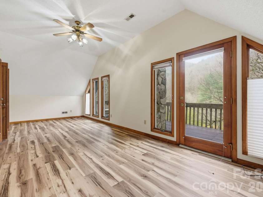 652 Shepherds Creek Road, Robbinsville, NC 28771.  MLS# CAR4358590, YatesRealty ID 4620. 