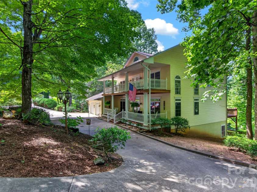 719 April Park, Waynesville, NC 28786.  MLS# CAR4414470, YatesRealty ID 46204. 