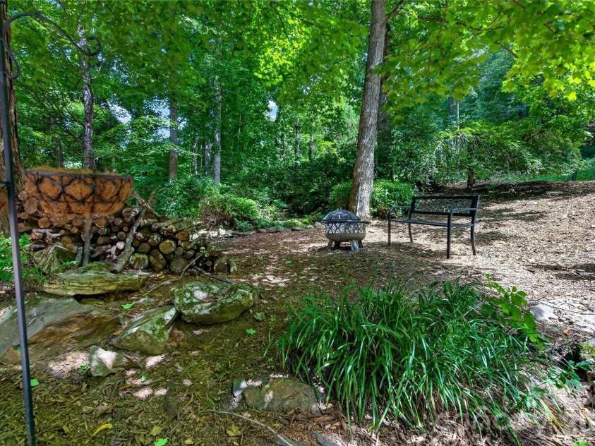 719 April Park, Waynesville, NC 28786.  MLS# CAR4414470, YatesRealty ID 46204. 