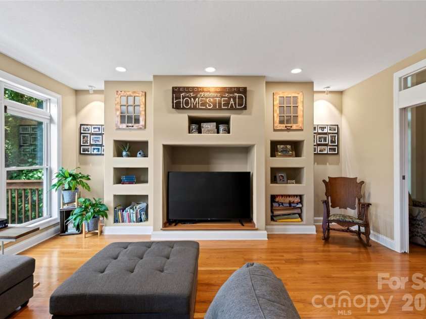 719 April Park, Waynesville, NC 28786.  MLS# CAR4414470, YatesRealty ID 46204. 
