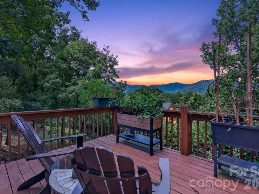 719 April Park, Waynesville, NC 28786.  MLS# CAR4414470, YatesRealty ID 46204. Main level View