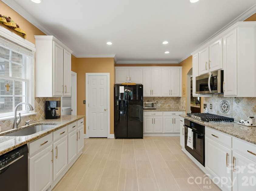8027 Silver Jade Lane, Denver, NC 28037.  MLS# CAR4414727, YatesRealty ID 46206. 