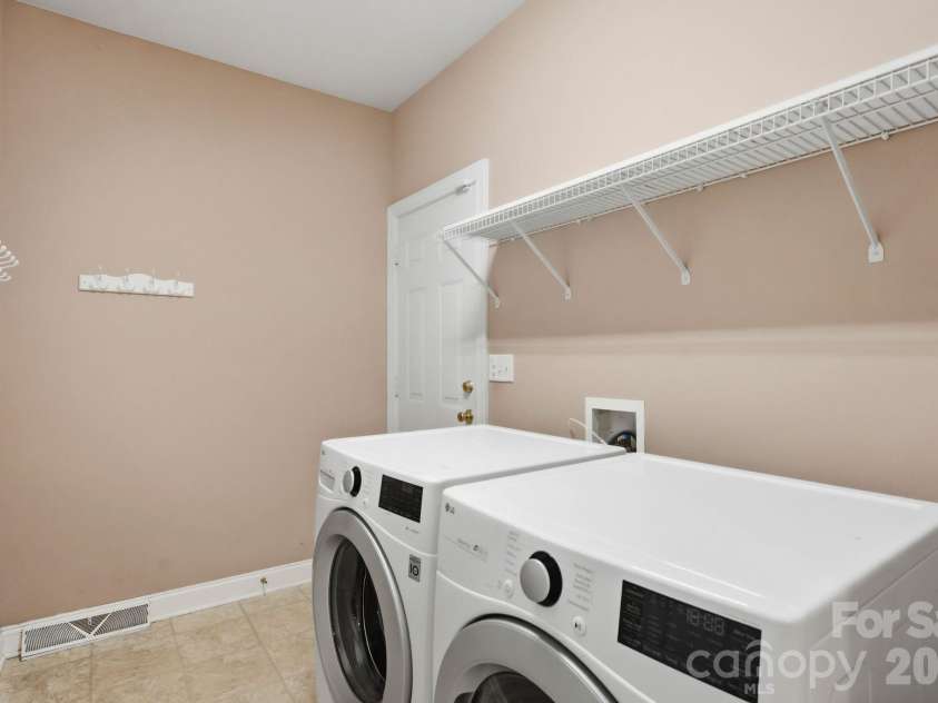 8027 Silver Jade Lane, Denver, NC 28037.  MLS# CAR4414727, YatesRealty ID 46206. 