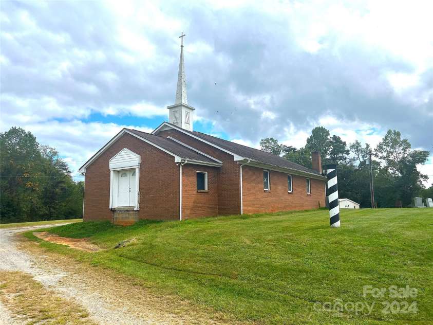 1035 Brandon Lane, Danbury, NC 27016.  MLS# CAR4208981, YatesRealty ID 4621. 