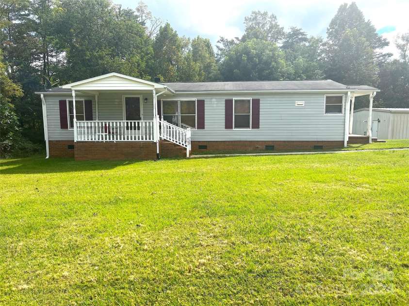 1035 Brandon Lane, Danbury, NC 27016.  MLS# CAR4208981, YatesRealty ID 4621. 