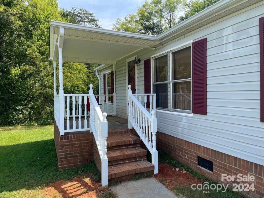 1035 Brandon Lane, Danbury, NC 27016.  MLS# CAR4208981, YatesRealty ID 4621. 