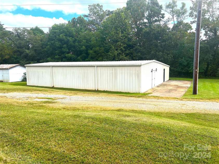 1035 Brandon Lane, Danbury, NC 27016.  MLS# CAR4208981, YatesRealty ID 4621. 