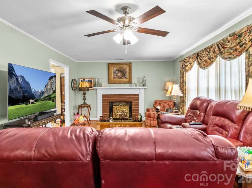 308 Taubrook Place, Lenoir, NC 28645.  MLS# CAR4358629, YatesRealty ID 4621. 