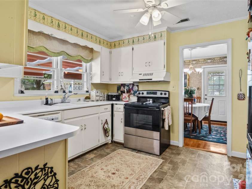 308 Taubrook Place, Lenoir, NC 28645.  MLS# CAR4358629, YatesRealty ID 4621. 