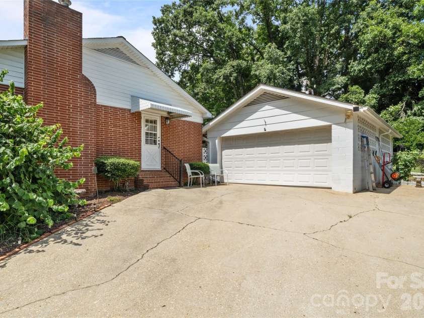 308 Taubrook Place, Lenoir, NC 28645.  MLS# CAR4358629, YatesRealty ID 4621. 