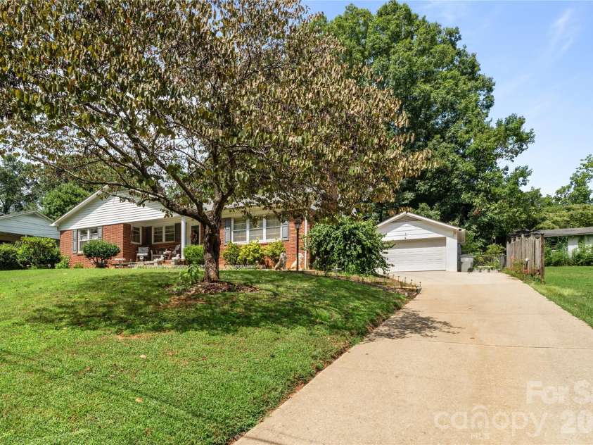 308 Taubrook Place, Lenoir, NC 28645.  MLS# CAR4358629, YatesRealty ID 4621. 