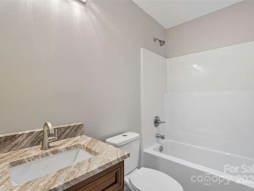 6015 Zoo Parkway, Asheboro, NC 27205.  MLS# CAR4308041, YatesRealty ID 4621. 