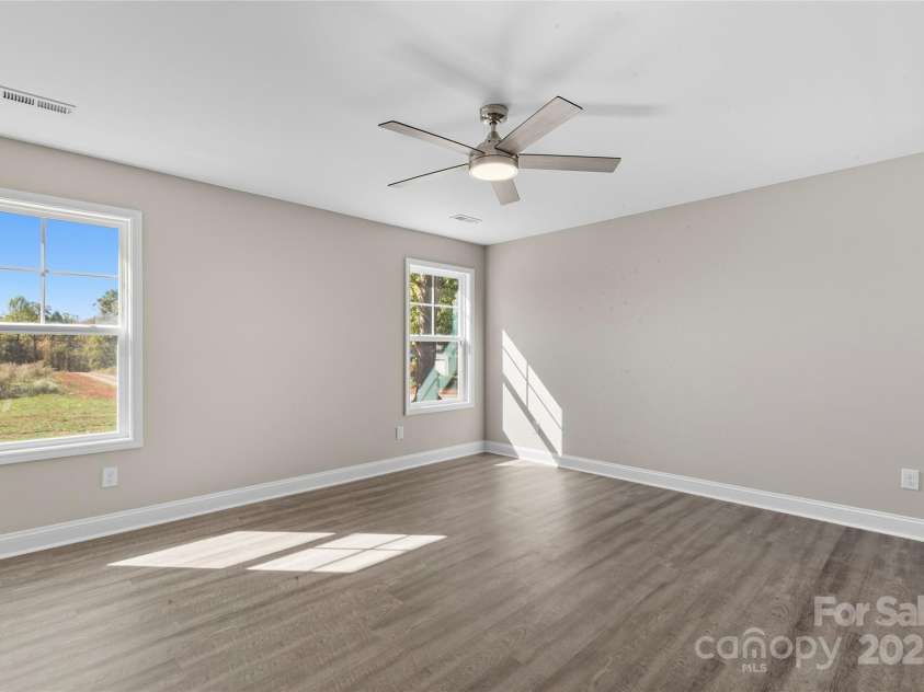 6015 Zoo Parkway, Asheboro, NC 27205.  MLS# CAR4308041, YatesRealty ID 4621. 