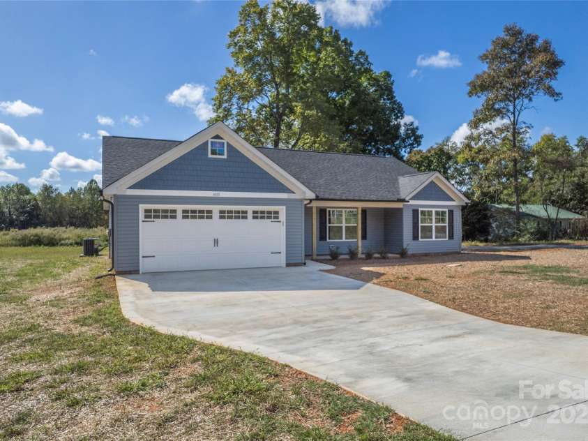 6015 Zoo Parkway, Asheboro, NC 27205.  MLS# CAR4308041, YatesRealty ID 4621. 