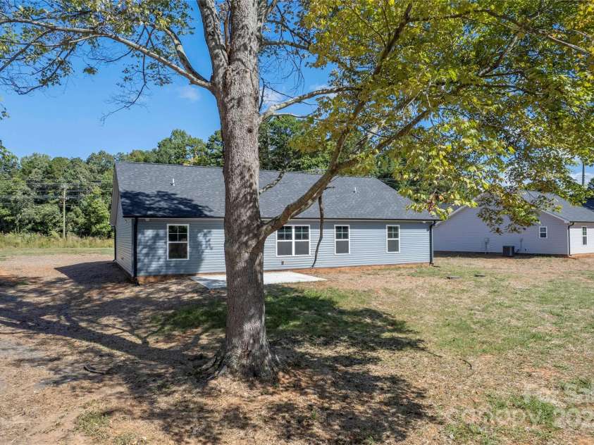 6015 Zoo Parkway, Asheboro, NC 27205.  MLS# CAR4308041, YatesRealty ID 4621. 