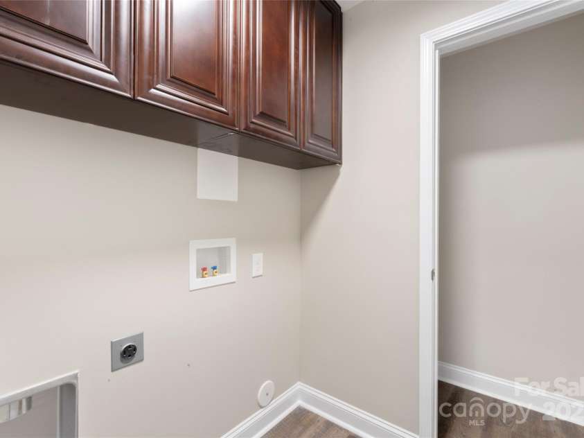 6015 Zoo Parkway, Asheboro, NC 27205.  MLS# CAR4308041, YatesRealty ID 4621. 