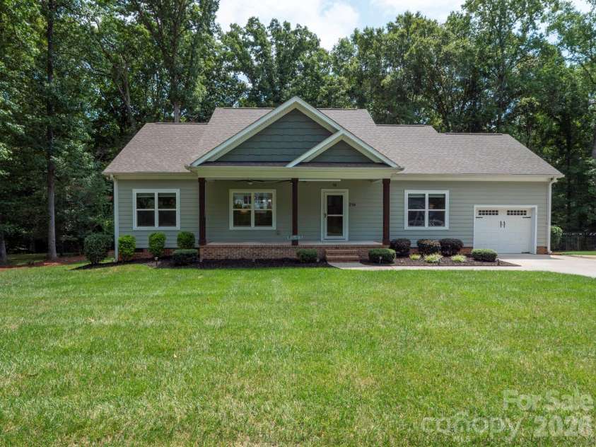 216 Paradise Drive, Belmont, NC 28012.  MLS# CAR4414732, YatesRealty ID 46211. 