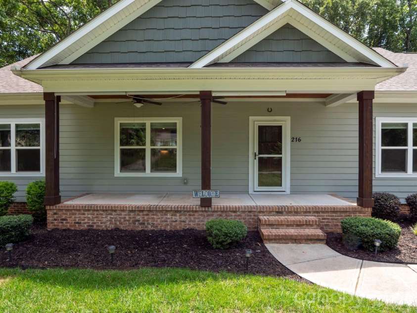 216 Paradise Drive, Belmont, NC 28012.  MLS# CAR4414732, YatesRealty ID 46211. 