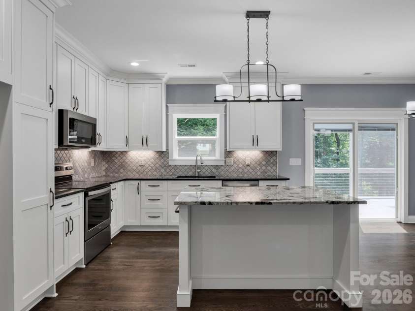 216 Paradise Drive, Belmont, NC 28012.  MLS# CAR4414732, YatesRealty ID 46211. 