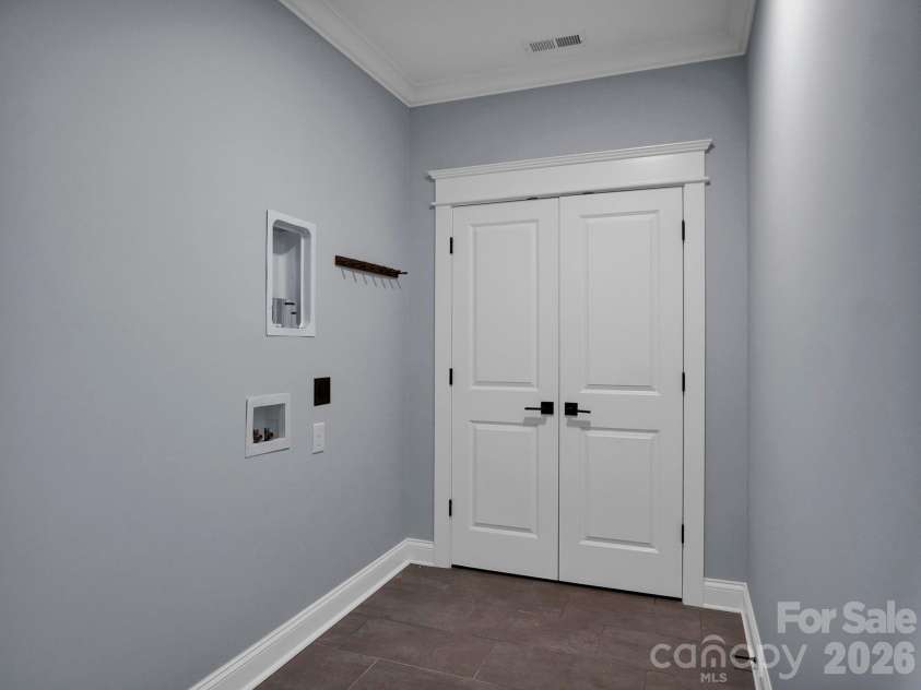 216 Paradise Drive, Belmont, NC 28012.  MLS# CAR4414732, YatesRealty ID 46211. 