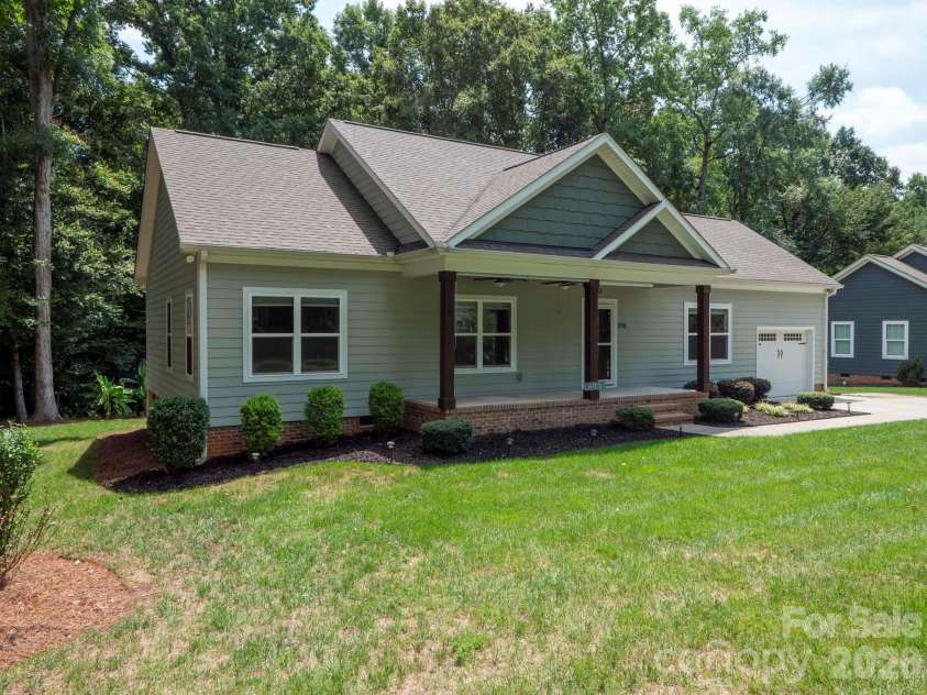 216 Paradise Drive, Belmont, NC 28012.  MLS# CAR4414732, YatesRealty ID 46211. 