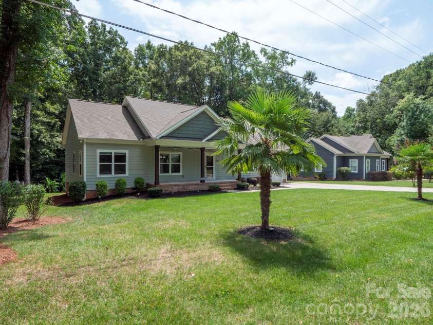 216 Paradise Drive, Belmont, NC 28012.  MLS# CAR4414732, YatesRealty ID 46211. 