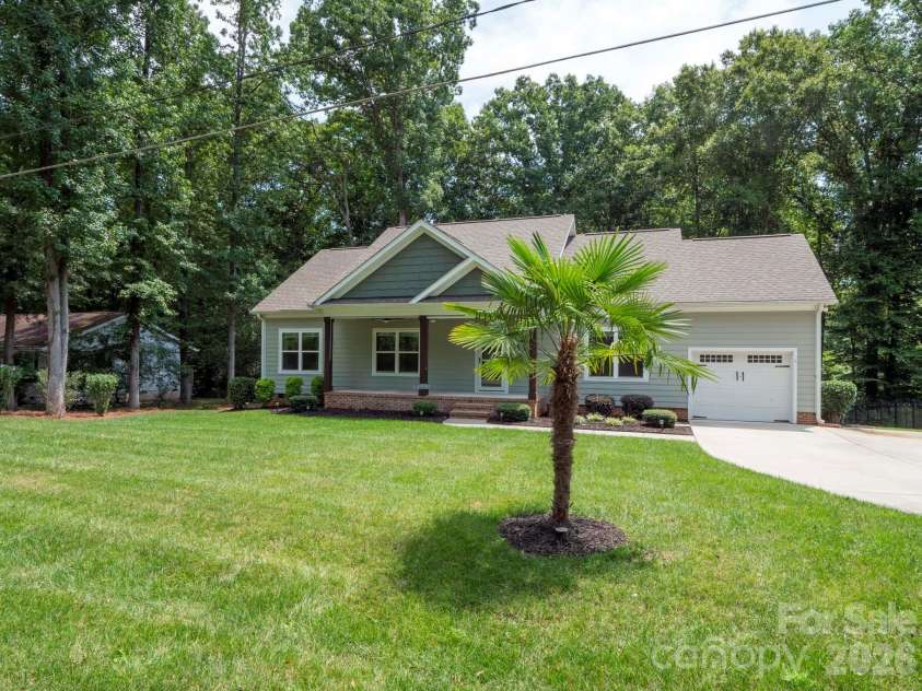 216 Paradise Drive, Belmont, NC 28012.  MLS# CAR4414732, YatesRealty ID 46211. 