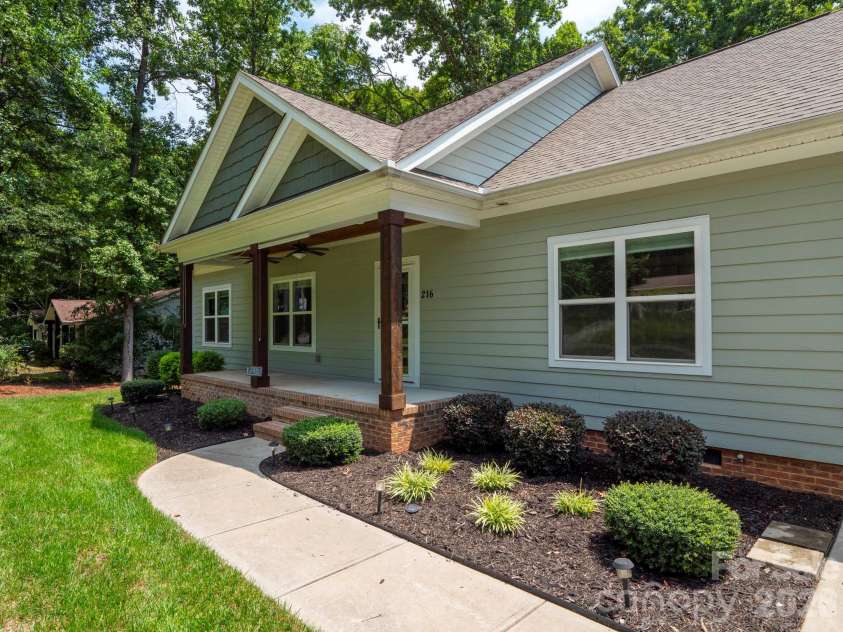 216 Paradise Drive, Belmont, NC 28012.  MLS# CAR4414732, YatesRealty ID 46211. 