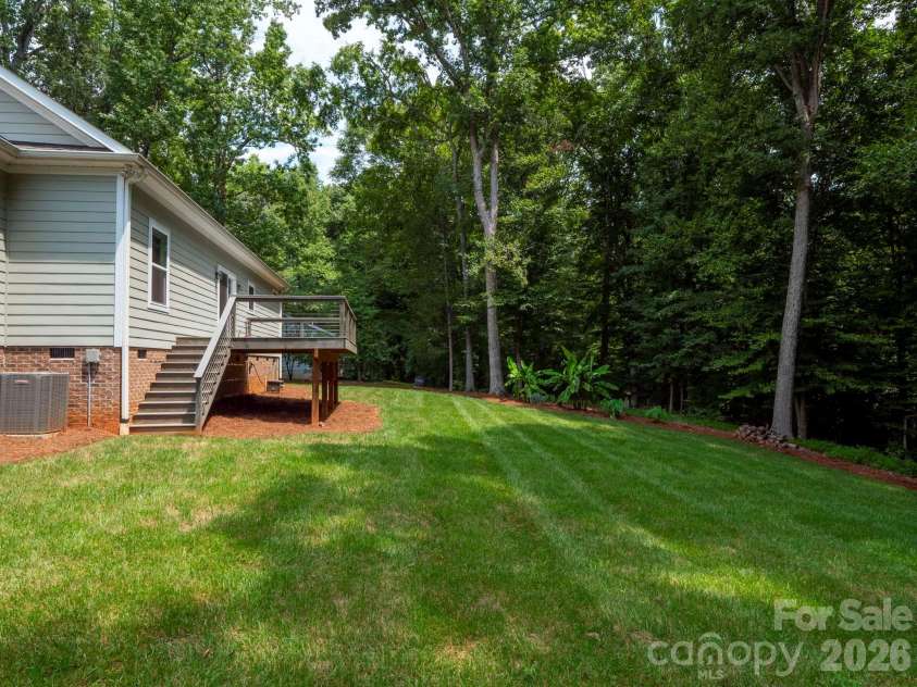 216 Paradise Drive, Belmont, NC 28012.  MLS# CAR4414732, YatesRealty ID 46211. 