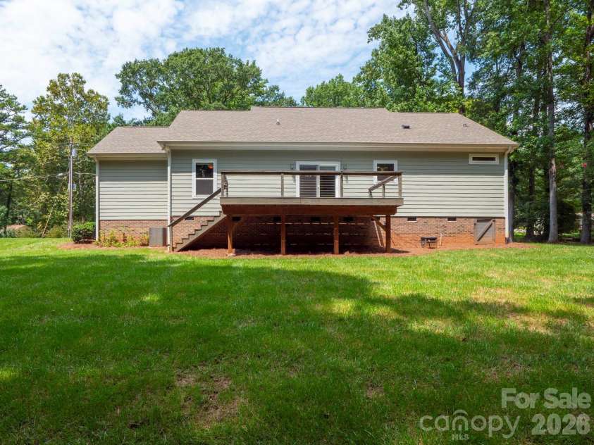 216 Paradise Drive, Belmont, NC 28012.  MLS# CAR4414732, YatesRealty ID 46211. 