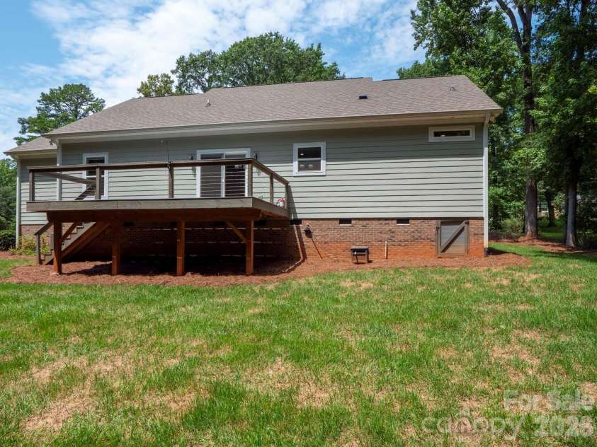 216 Paradise Drive, Belmont, NC 28012.  MLS# CAR4414732, YatesRealty ID 46211. 