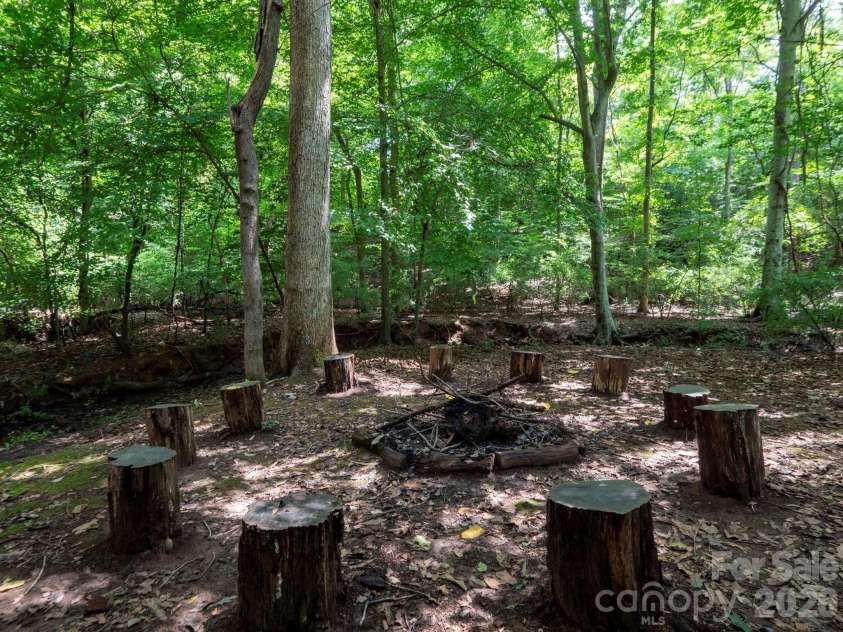 216 Paradise Drive, Belmont, NC 28012.  MLS# CAR4414732, YatesRealty ID 46211. 