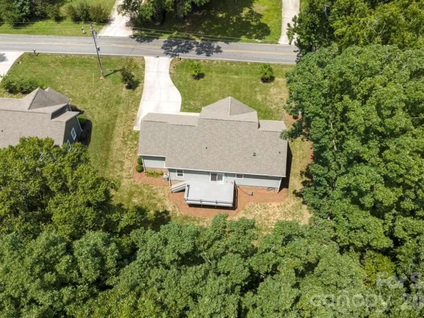 216 Paradise Drive, Belmont, NC 28012.  MLS# CAR4414732, YatesRealty ID 46211. 