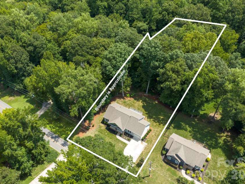 216 Paradise Drive, Belmont, NC 28012.  MLS# CAR4414732, YatesRealty ID 46211. 