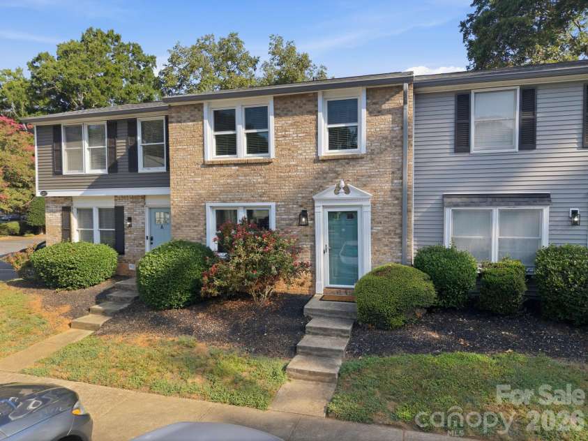1217 Scaleybark Road, Charlotte, NC 28209.  MLS# CAR4416547, YatesRealty ID 46213. 