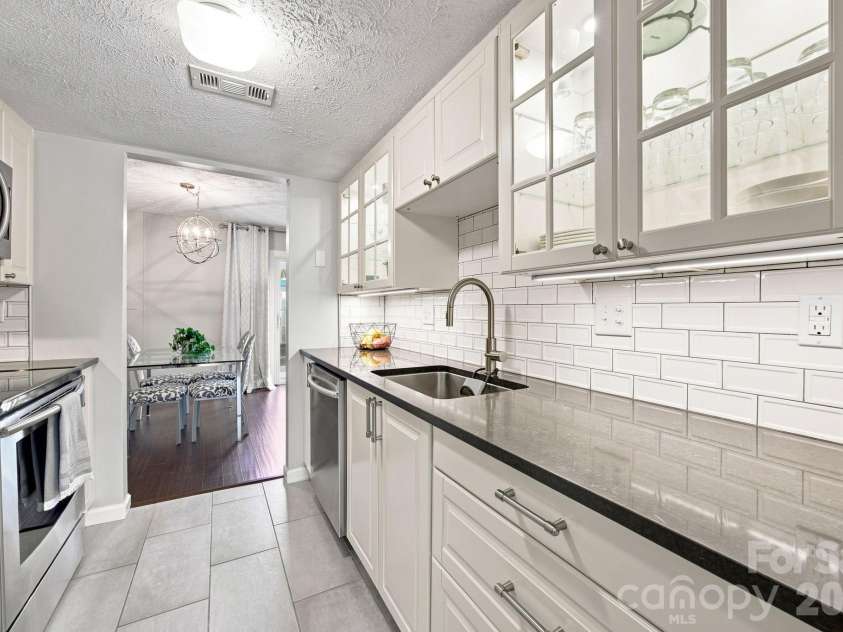 1217 Scaleybark Road, Charlotte, NC 28209.  MLS# CAR4416547, YatesRealty ID 46213. 